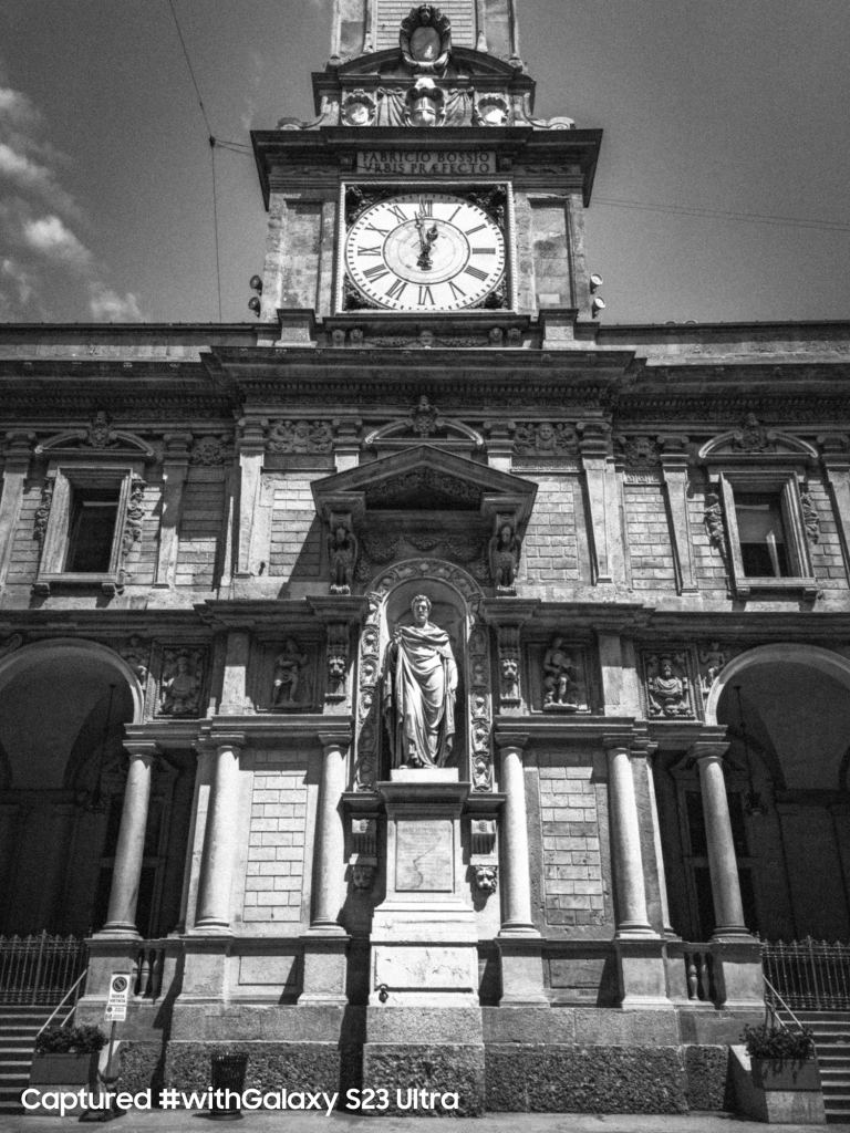 Suka Traveling ke Tempat Bersejarah? Ini 3 Cara Punya Foto Arsitektur yang Lebih Epic Pakai Smartphone 2