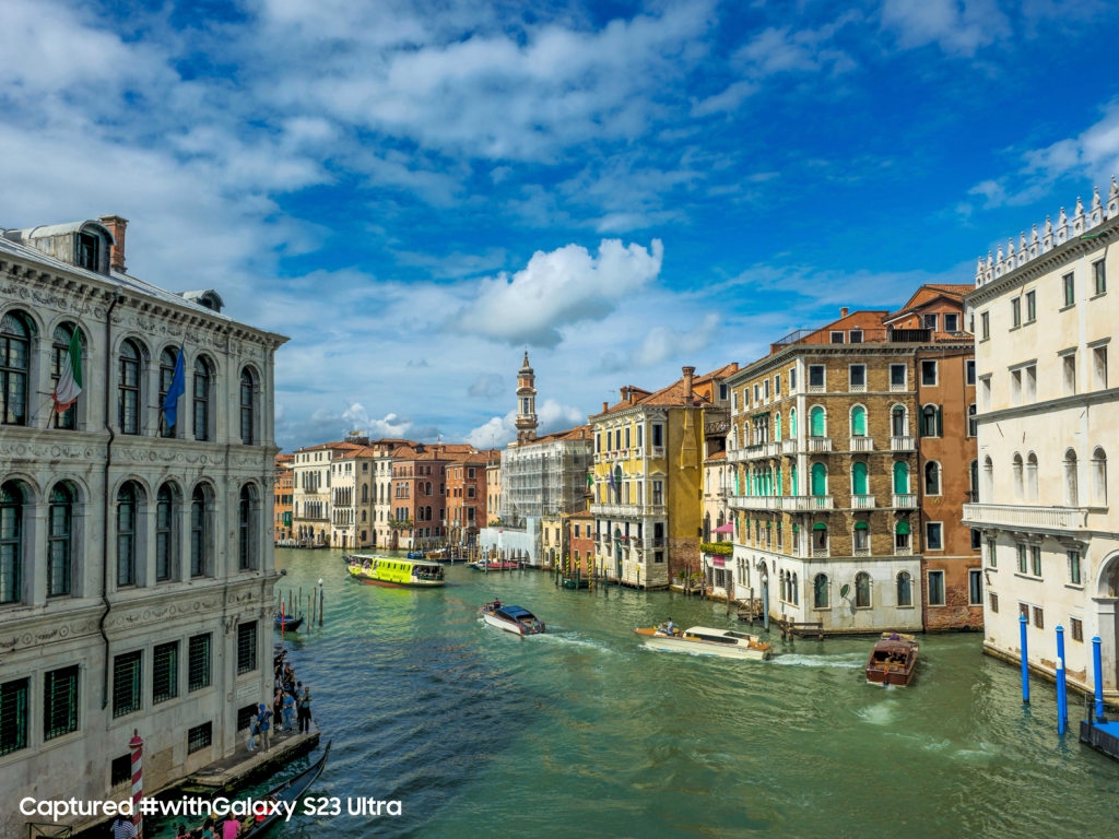 Suka Traveling ke Tempat Bersejarah? Ini 3 Cara Punya Foto Arsitektur yang Lebih Epic Pakai Smartphone 7