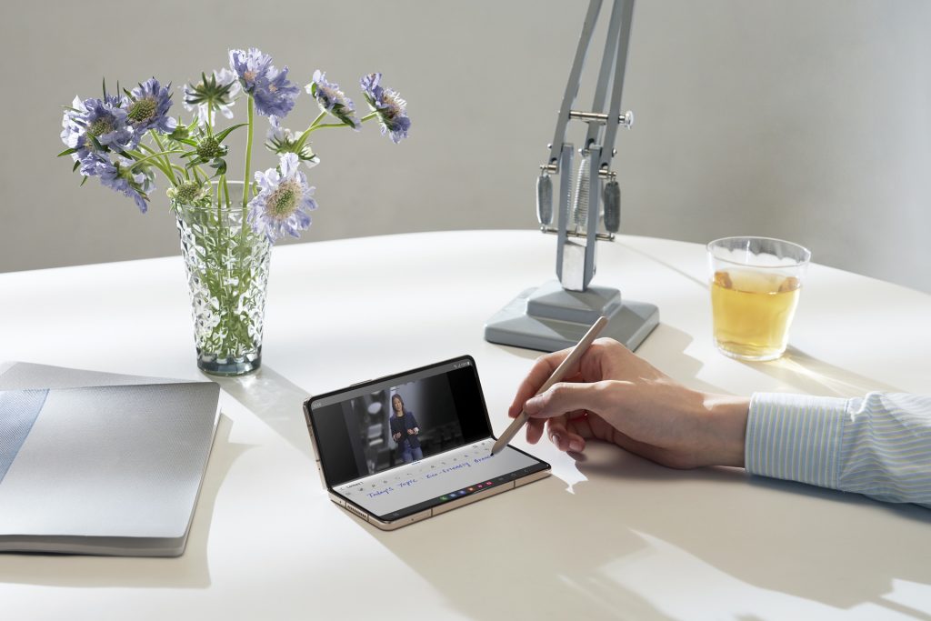 Keunggulan Smartphone Samsung Lipat yang Bikin Kamu Upgrade Hape 4